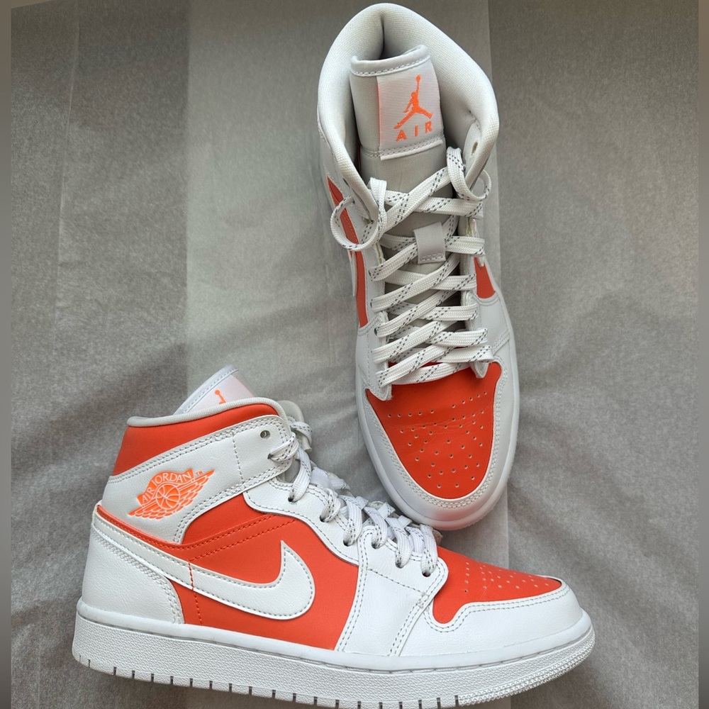 Nike air Jordan mid 1